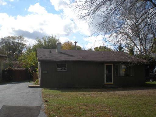 609 Santa Fe Ave., Carpentersville, IL 60110