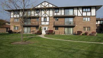 11045 Theresa Cir. #1B, Palos Hills, IL 60465