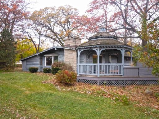 107 Old Mchenry Rd., Hawthorn Woods, IL 60047