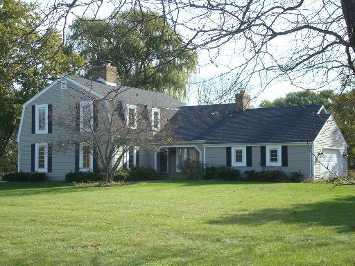 113 Hewes Dr., North Barrington, IL 60010
