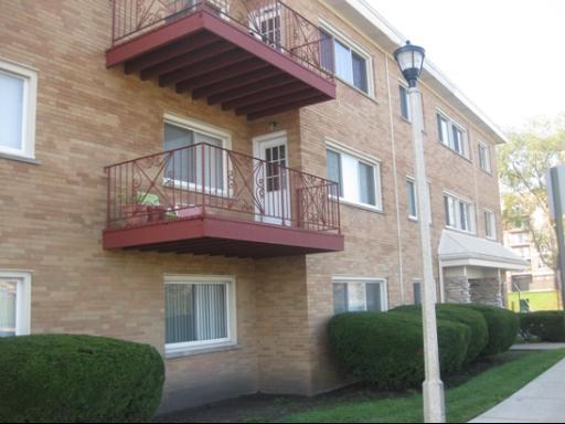 5001 W Madison St. #2E, Skokie, IL 60077