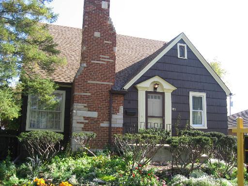 9811 Warren Ave., Oak Lawn, IL 60453