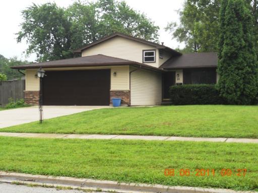25 Pleasant St., Hoffman Estates, IL 60169