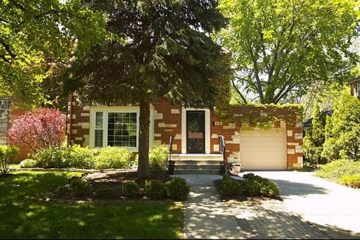 4716 Wolf Rd., Western Springs, IL 60558