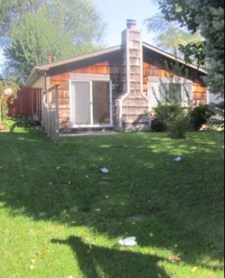 220 Far Hills Dr., Bolingbrook, IL 60440