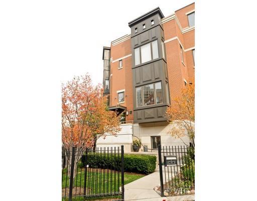 472 W Superior St., Chicago, IL 60654