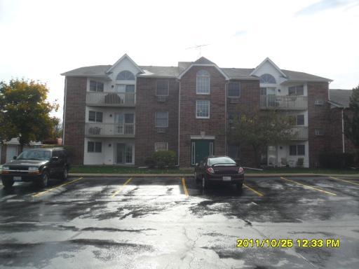511 Leah Ln. #2C, Woodstock, IL 60098