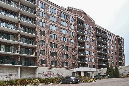 770 Pearson St. #2-202, Des Plaines, IL 60016