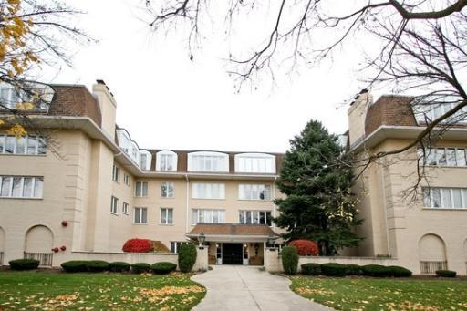75 S 6th Ave. #106, La Grange, IL 60525
