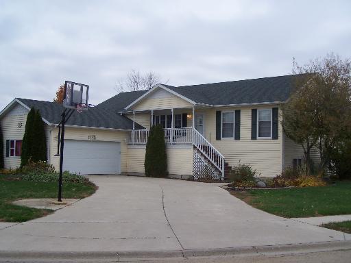 222 S Hossack St., Seneca, IL 61360