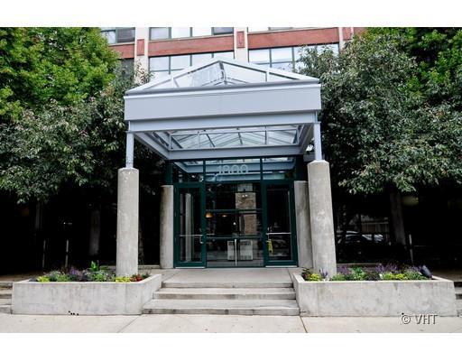 1800 W Roscoe St. #419, Chicago, IL 60657