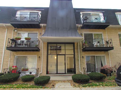 5641 Circle Dr. #203, Oak Lawn, IL 60453