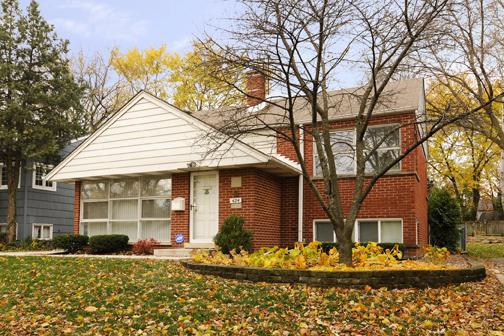 424 Dawn Ave., Glen Ellyn, IL 60137