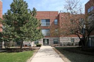 3275 Kirchoff Rd. #242, Rolling Meadows, IL 60008