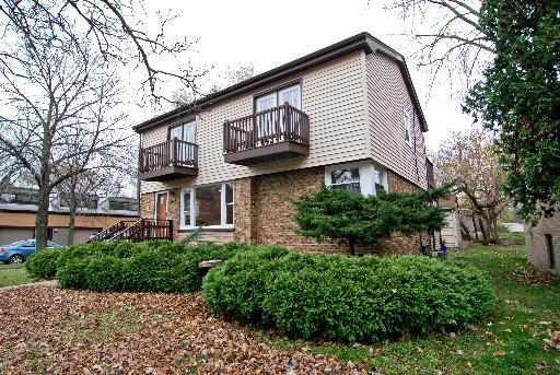 225 E Burlington St., Riverside, IL 60546