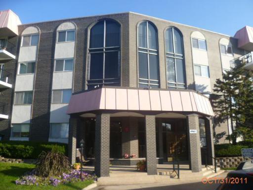4940 Foster Ave. #208, Skokie, IL 60077