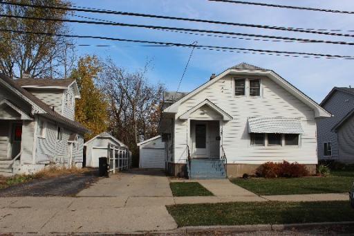 125 Vine St., Elgin, IL 60123