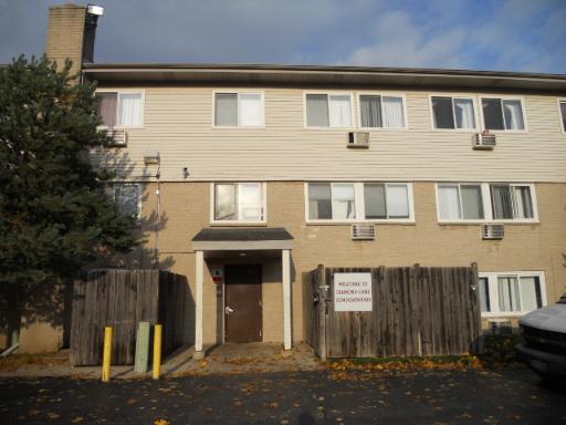 555 Deepwoods Dr. #1K, Mundelein, IL 60060