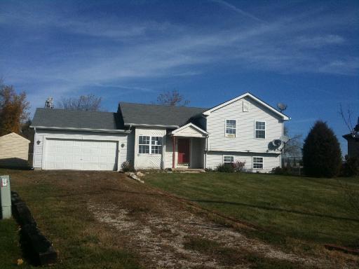 105 Peterson Gate St., Lee, IL 60530