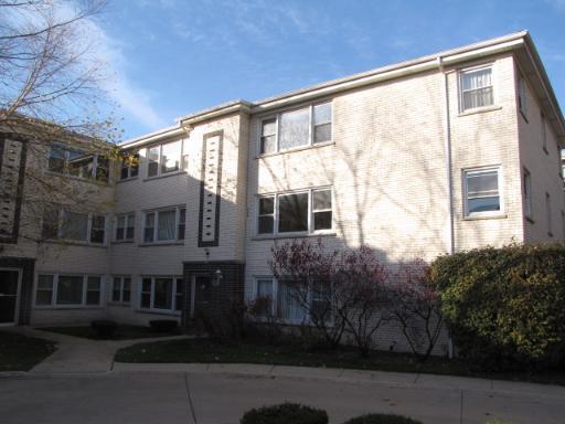 5236 N Potawatomie St. #302, Chicago, IL 60656