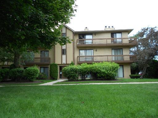 91 Olesen Dr. #2N, Naperville, IL 60540