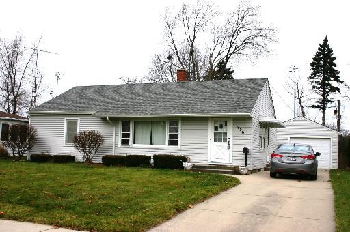 906 Lehnertz Ave., Aurora, IL 60505