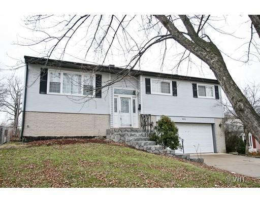 9050 Forest Dr., Hickory Hills, IL 60457