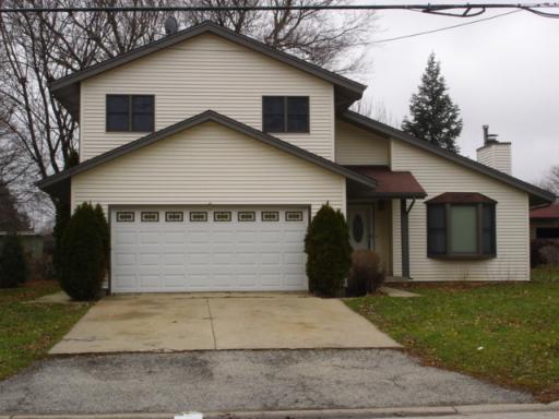1110 Dean St., Woodstock, IL 60098