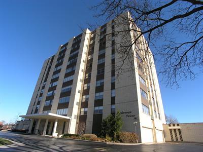 141 N La Grange Rd. #303, La Grange, IL 60525