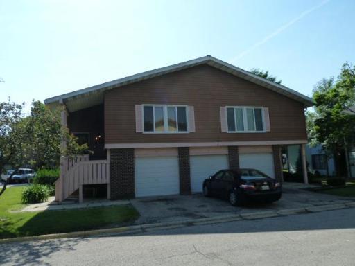 20 Elm Ct. #3, Bolingbrook, IL 60440