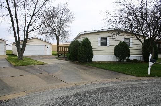 119 Flamingo St., Beecher, IL 60401