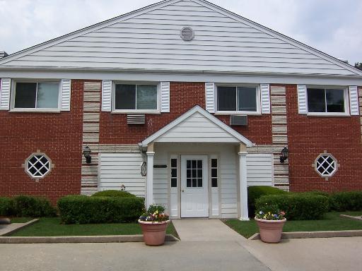 1719 Grove St. #10, Glenview, IL 60025