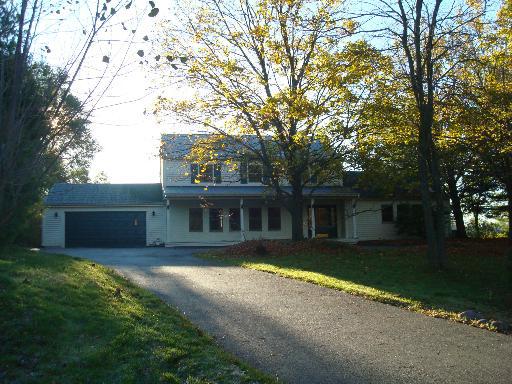 24812 N Cherokee Dr., Lake Barrington, IL 60010