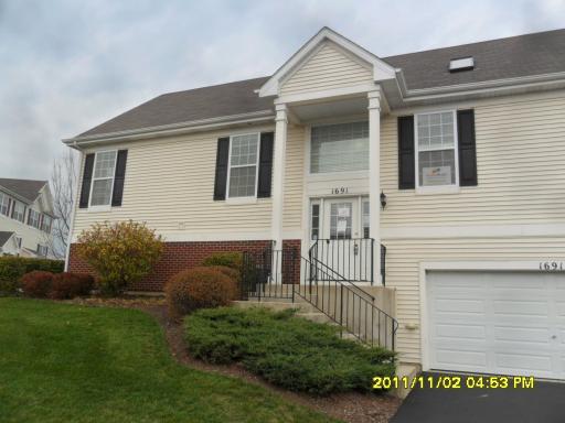 1691 Turtle Creek Ln., Round Lake, IL 60073
