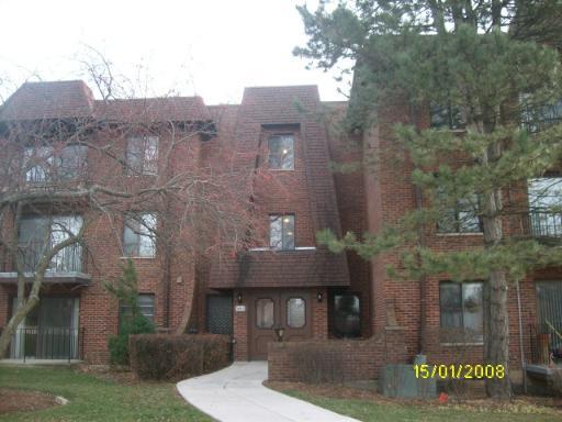 80 S Pleasant Rd. #303, Lake Zurich, IL 60047