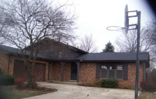 1527 Guildford Dr., Bourbonnais, IL 60914