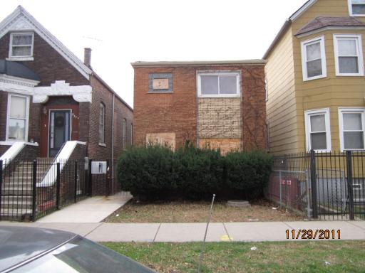8734 S Escanaba Ave., Chicago, IL 60617