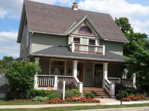 211 Jefferson St., Woodstock, IL 60098