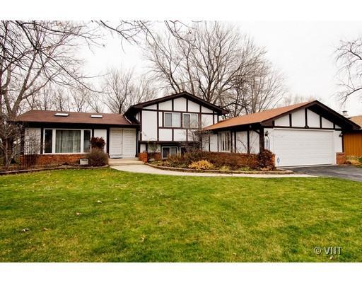 209 Terrance Dr., Naperville, IL 60565