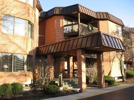 6401 Clarendon Hills Rd. #104, Willowbrook, IL 60527