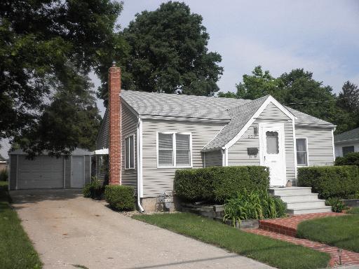 631 N 14th St., Dekalb, IL 60115