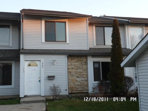 1909 Bates Pl., Downers Grove, IL 60516