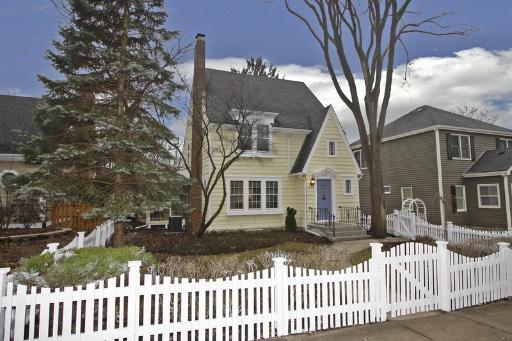 614 Division St., Barrington, IL 60010