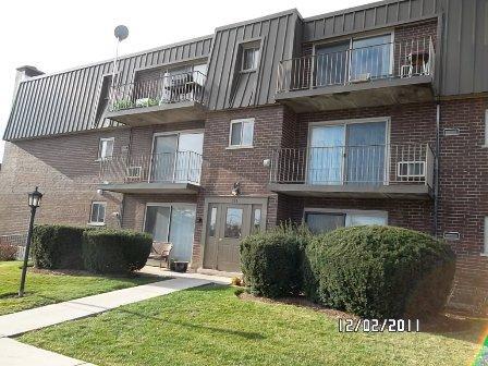 586 Fairway View Dr. #2C, Wheeling, IL 60090