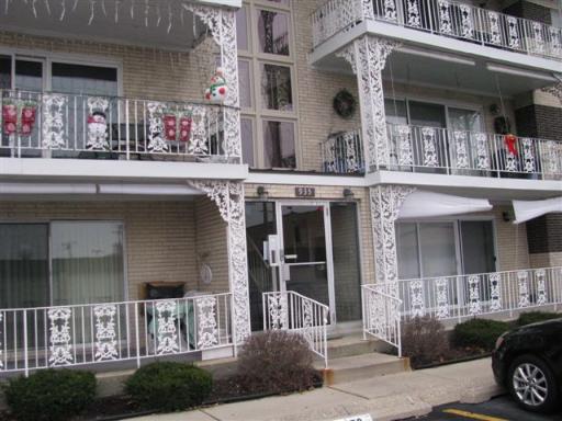 935 S 8th Ave. #11, La Grange, IL 60525