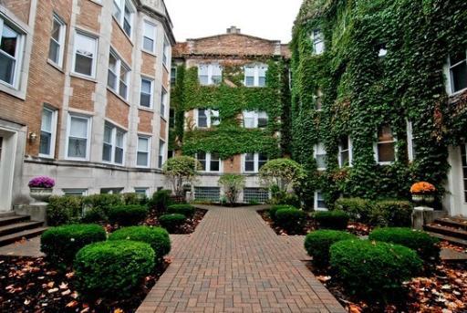 881 W Cornelia Ave. #2, Chicago, IL 60657