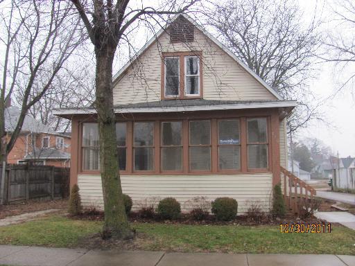 420 N 10th St., Dekalb, IL 60115