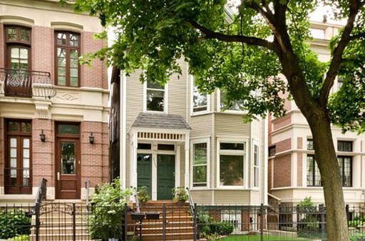3345 N Lakewood Ave., Chicago, IL 60657