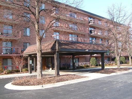 6443 Clarendon Hills Rd. #301, Willowbrook, IL 60527