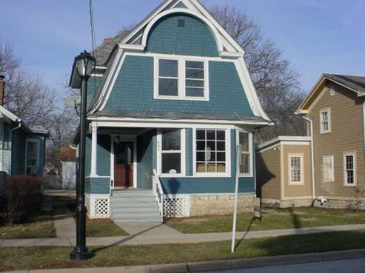 421 Spruce St., Aurora, IL 60506